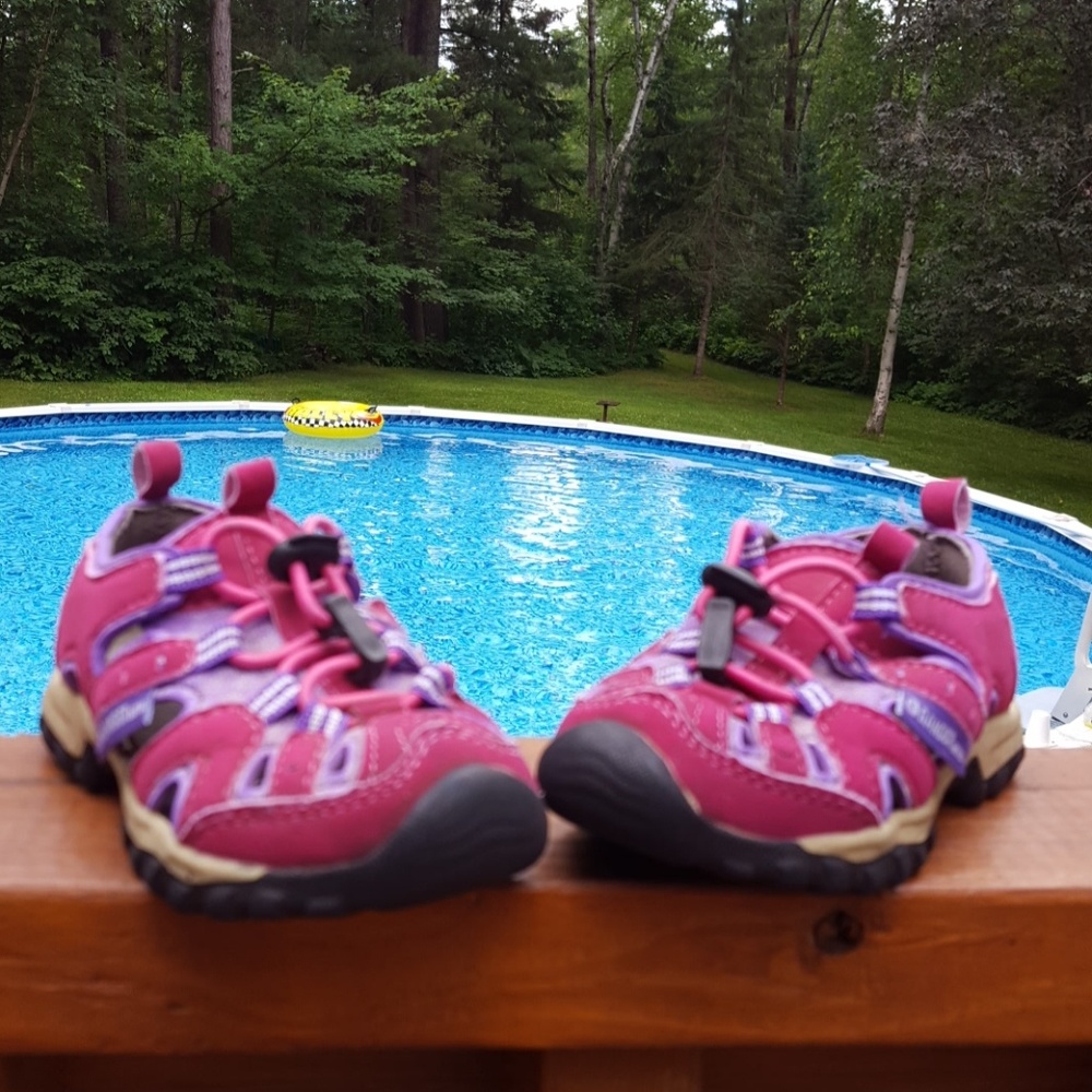 Pink Gander Mountain sandals size T 7